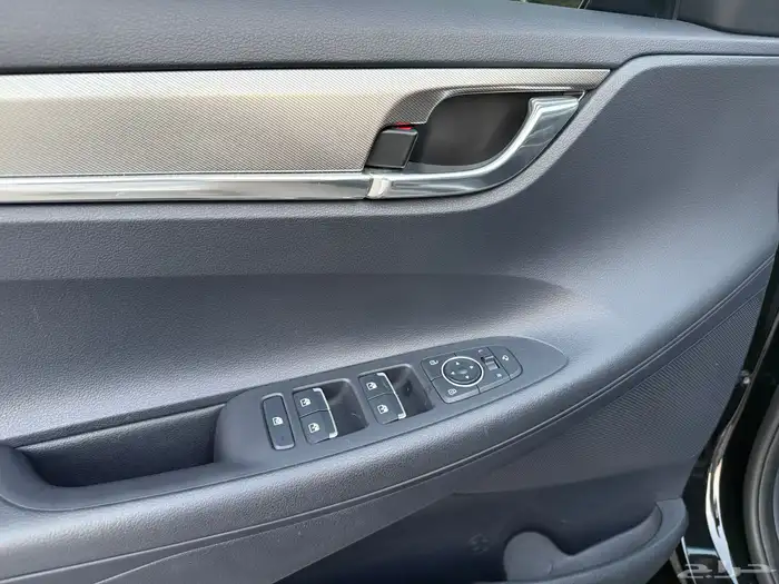 ازيرا 2022 ستة سلندر نظيفة جدا 10