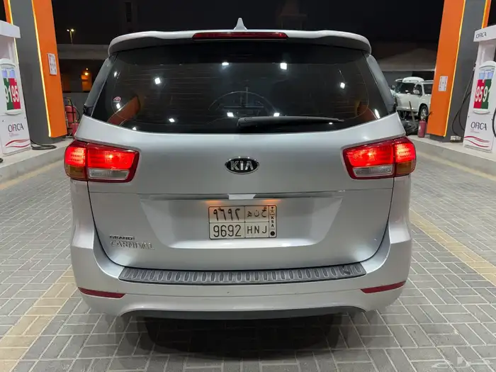 كيا كرنفال 2016 ماشي195الف 5