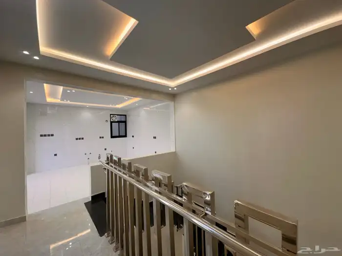 للبيع روف دور علوى وملحق بسعر ممتاز 620 الف خميس مشيط 17