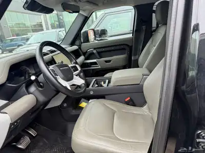 للبيع ديفندر موديل 2023 - SE شاشه كبيره وارد كندا index