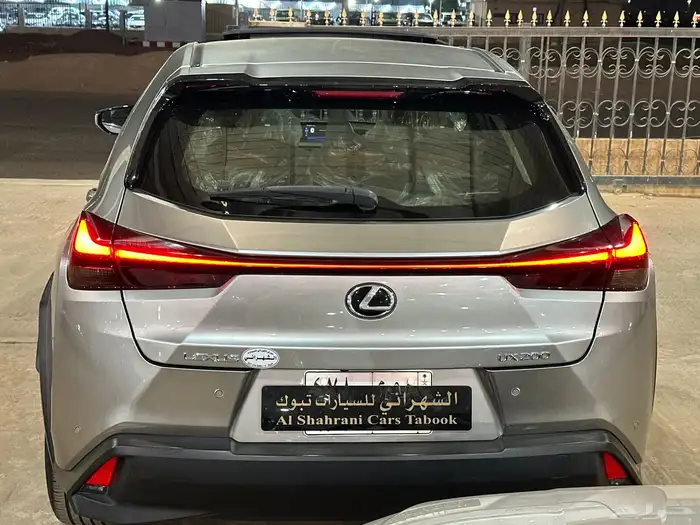 لكزس UX موديل 2021 سعودي بحالة الوكالة 10
