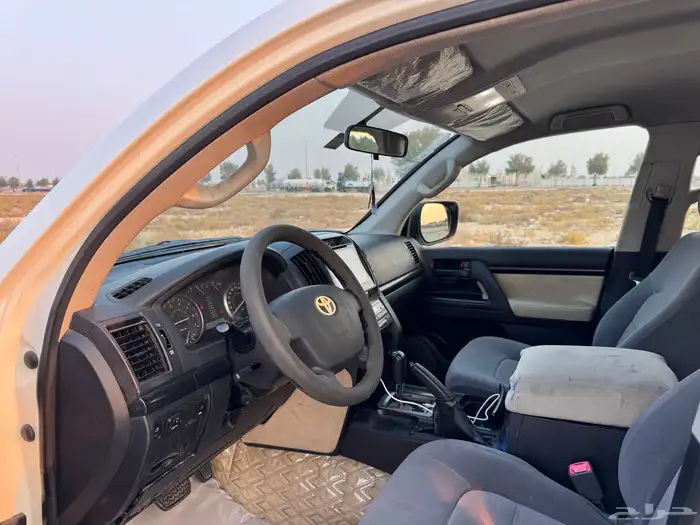 جيب لاندكروزر 2010 G 14