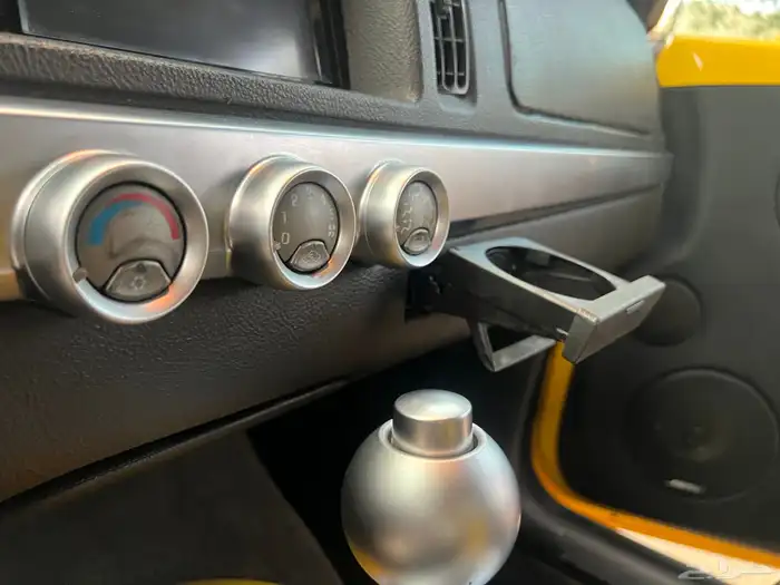 مخزن كشف ونيت بيك اب شيفرولية SSR موديل 2003 42