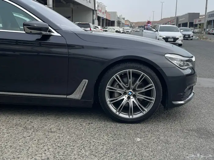 بي ام دبليو 730il 2019 مخزن 2
