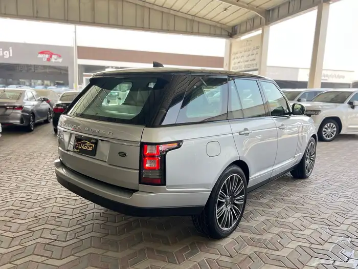 رنج روفر 2017 سعودي HSE ماشي 233 الف 4