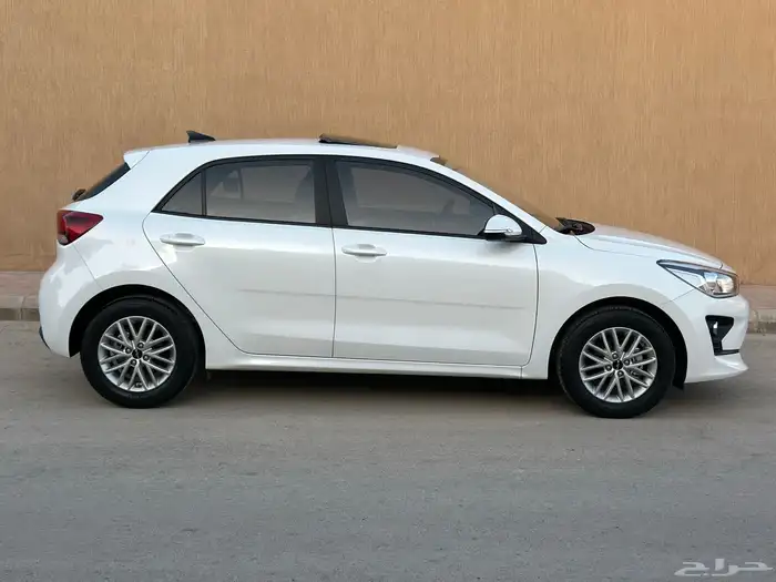 كيا ريو هاتش باك فل كامل العداد21 الف فقط 2023 4