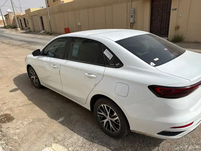 جيلي امجراند أوتوماتيك 8