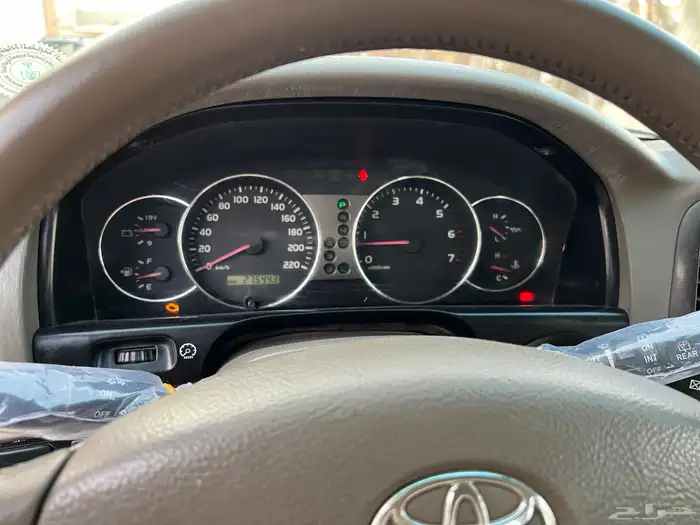 لاندكروزر V-XR نص فل 2004 20