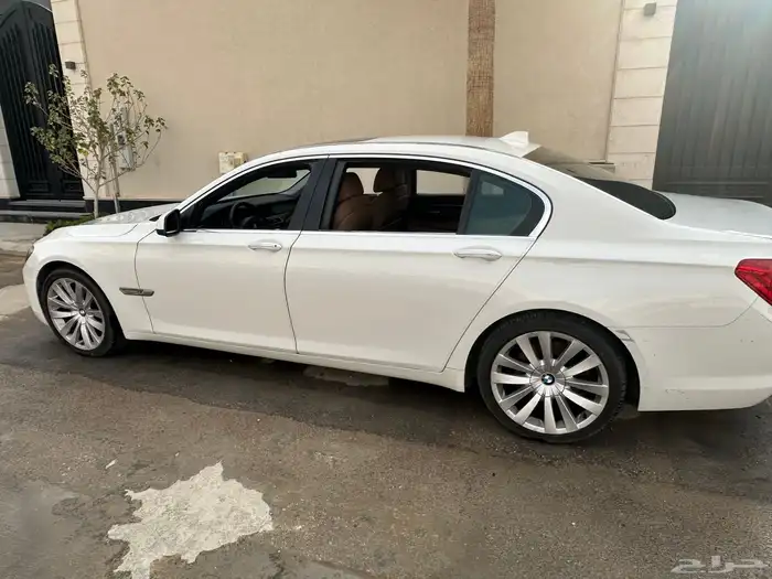 BMW 730 li 2010 نظيف 6