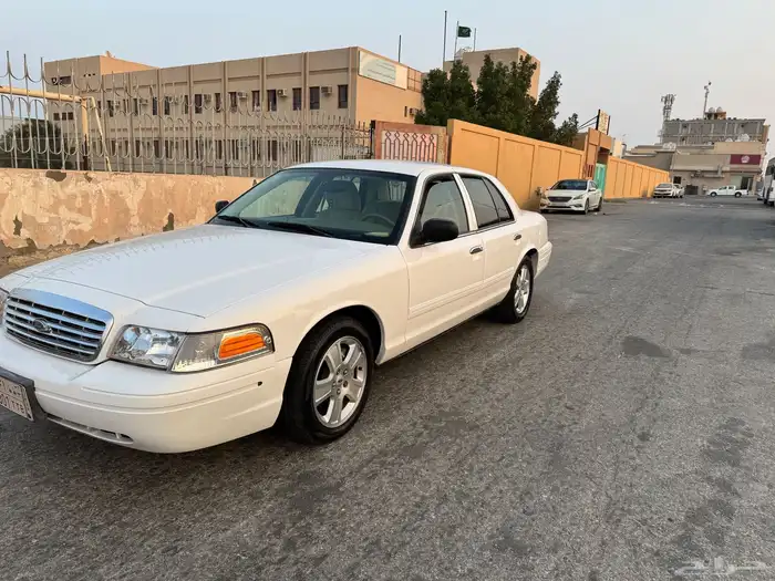 فورد كراون فكتوريا 2011 مخزن 2