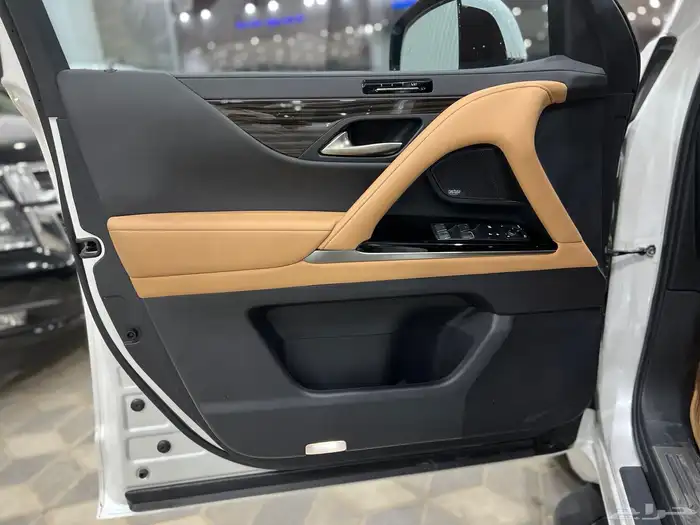 لكزس 2024 LX 600 فل كامل 4