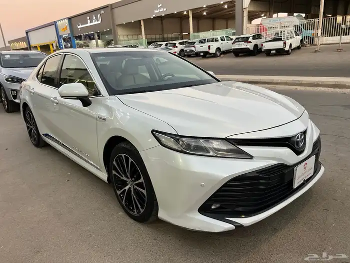 تويوتا كامري GLE هايبرد 1