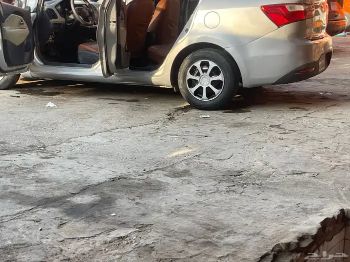 Kia ريو 2014. نظيفه 5