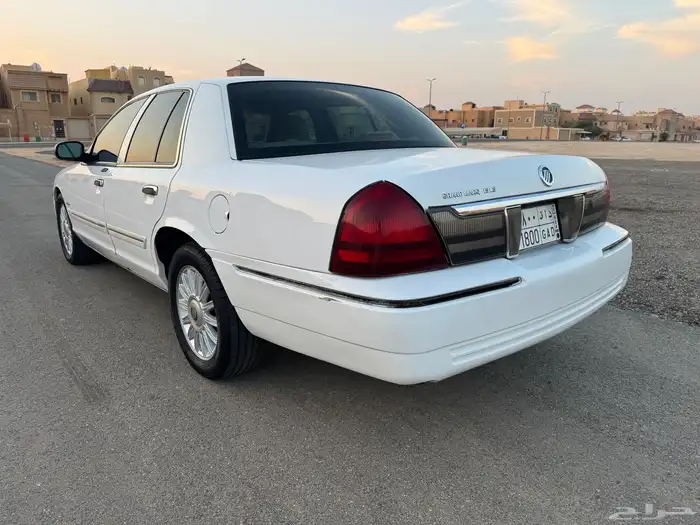 فورد قراند ماركيز 2010 3