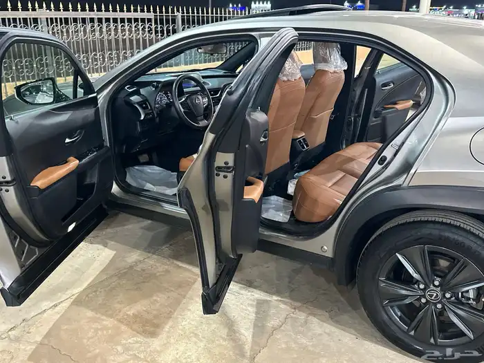 لكزس UX موديل 2021 سعودي بحالة الوكالة 28