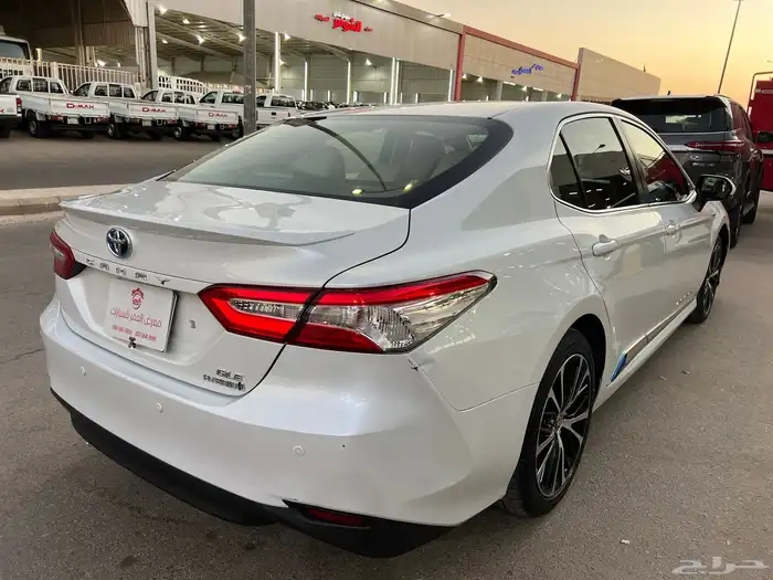 تويوتا كامري GLE هايبرد 6