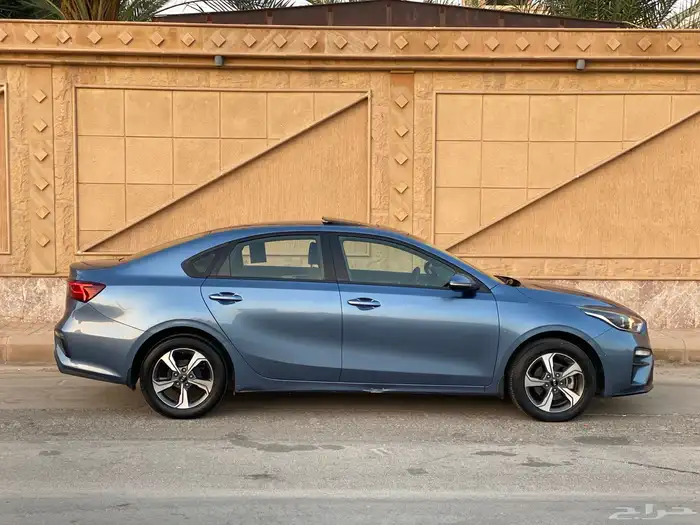 كيا سيراتو 2021 فل كامل نظيف للبيع 5