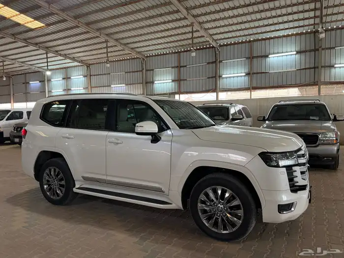 لاندكروزر 2024 8