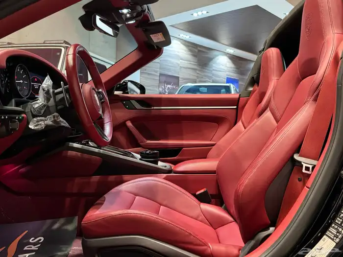 بورش Carrera Targa 4 موديل 2023م (وارد ساماكو) 16