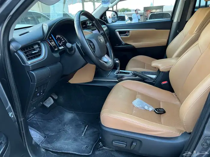 فورتشنر 2024 VX3 فل كامل سته سلندر بنزين 10