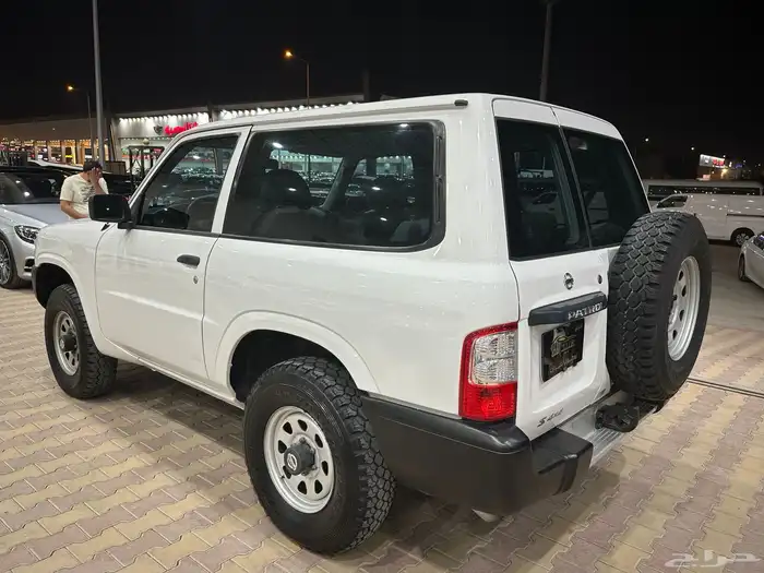 نيسان باترول ربع موديل 2004 نظيف 8