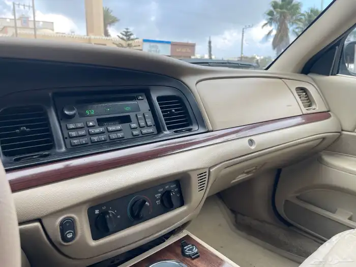 فورد كراون فكتوريا 2012 سعودي 16