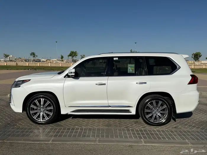 جيب لكزس 2017 فل كامل خليجي شد بلد الدفعه الاخيره 3