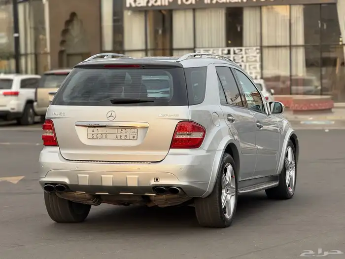 للبيع جيب مرسيدس ML 63 AMG 9