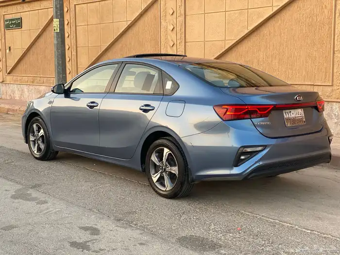 كيا سيراتو 2021 فل كامل نظيف للبيع 2