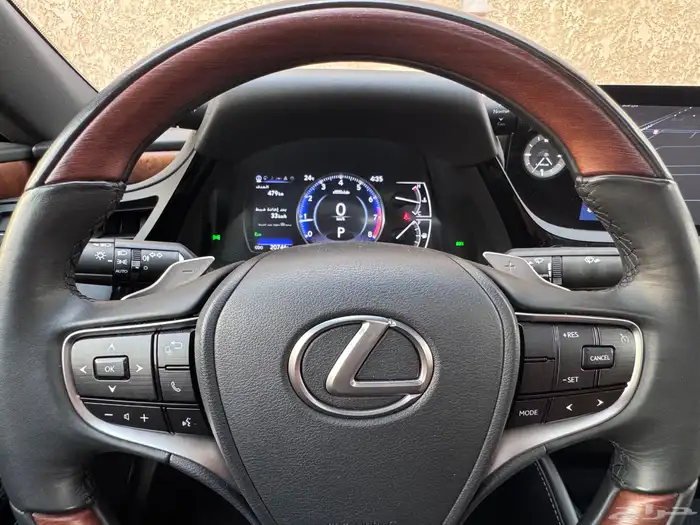 لكزس ES250 2023 فل كامل 19