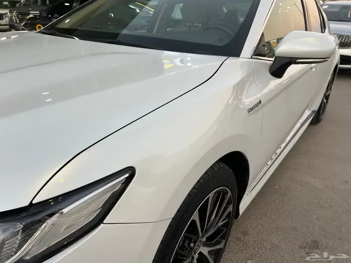 تويوتا كامري GLE هايبرد 3