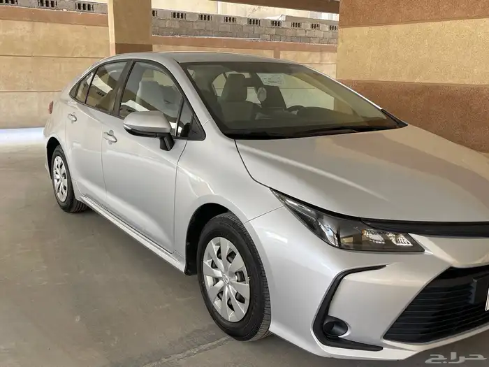 البيع كرولا مخزن بحالة الوكالة أربع سلندر 23