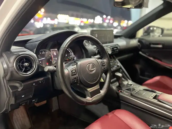 لكزس IS300 2023 6