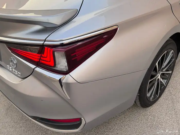 لكزس ES250 2023 فل كامل 14