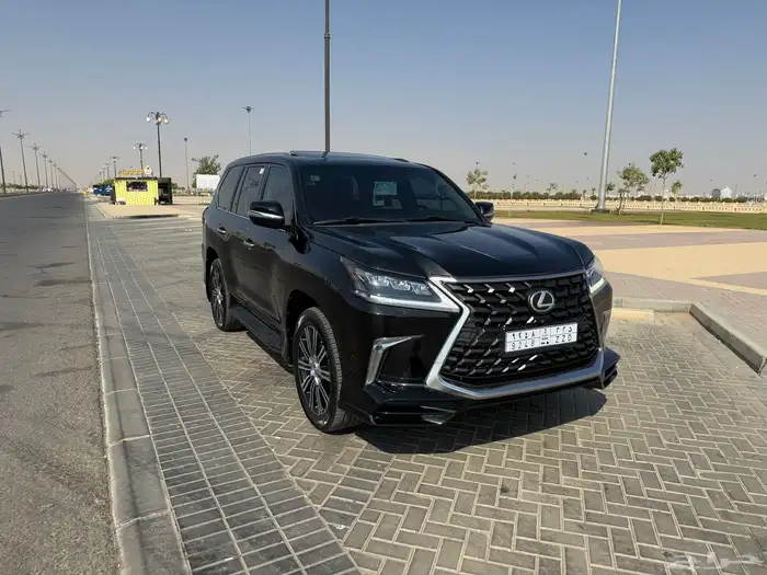 جيب لكزس 2020 فل كامل برجكتر نقط عمياء AD سعودي 6