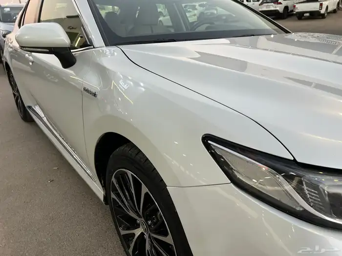 تويوتا كامري GLE هايبرد 2