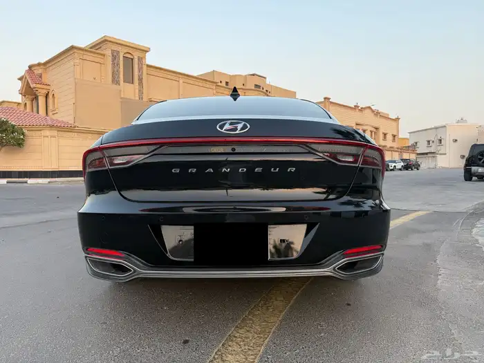 ازيرا 2022 ستة سلندر نظيفة جدا 4