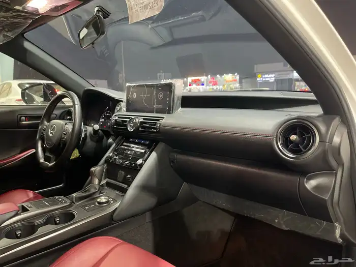 لكزس IS300 2023 10