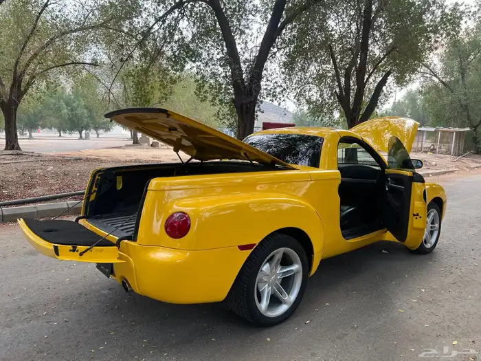 مخزن كشف ونيت بيك اب شيفرولية SSR موديل 2003 19