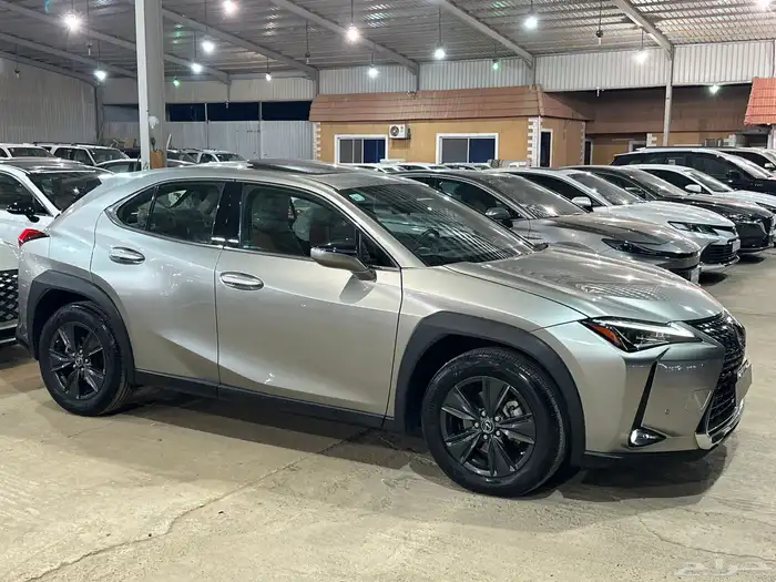 لكزس UX موديل 2021 سعودي بحالة الوكالة 7