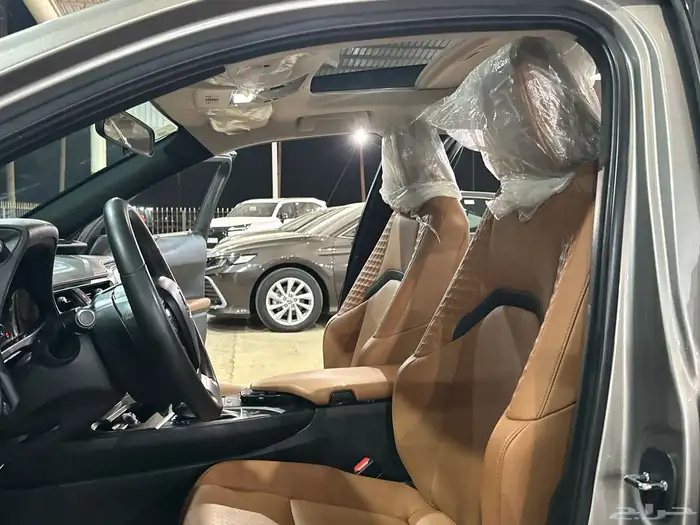 لكزس UX موديل 2021 سعودي بحالة الوكالة 32