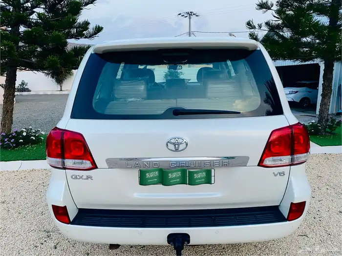 جيب مخزن شبه الجديد فل كامل. 6. مديل2010 العداد143 9