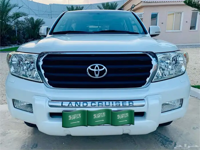 جيب مخزن شبه الجديد فل كامل. 6. مديل2010 العداد143 11