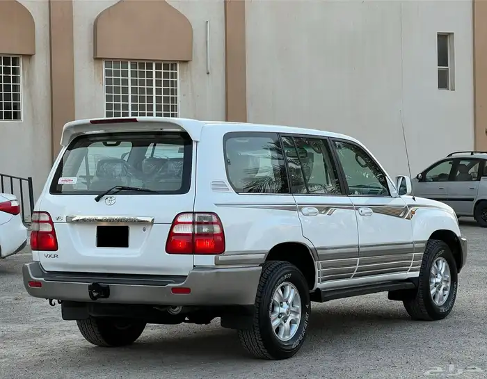 لاندكروزر V-XR نص فل 2004 4