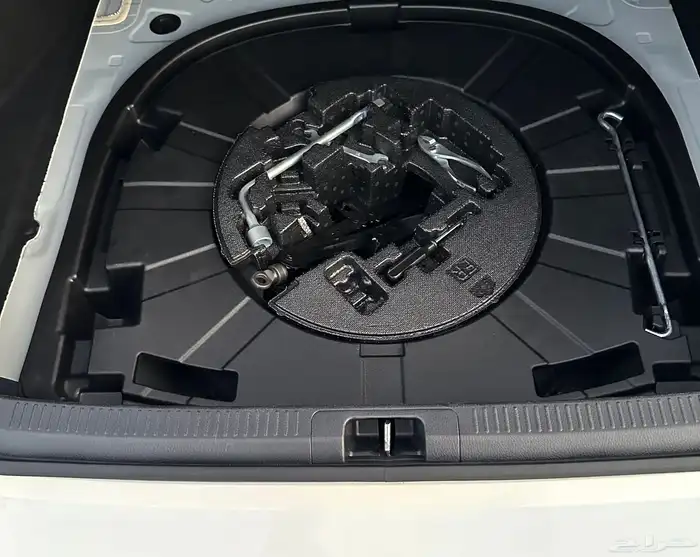 كامري LE 2024 سعودي ( بحالة الوكالة ) خالي من الرش 43