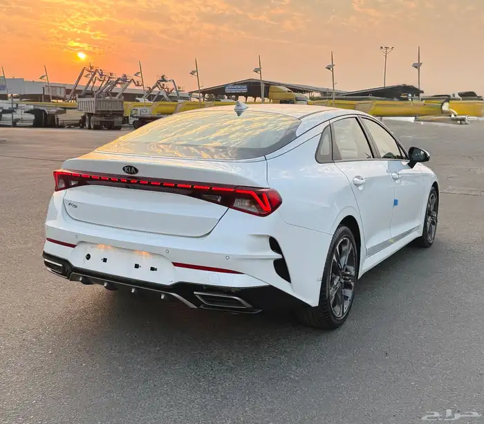 كيا K5 اعلا مواصفات بدون بنورما 2021 داخل جملي للبيع 5