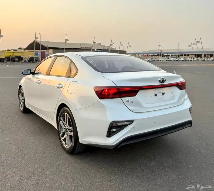كيا K3 سيراتو 2021 فل بدون فتحه بحالة الوكاله للبيع 3