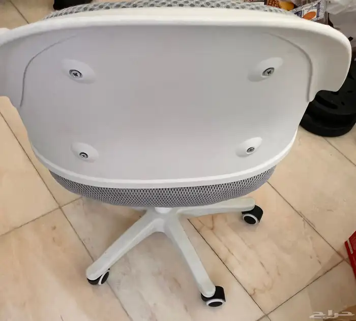 كرسي مع طاوله بي 150 0