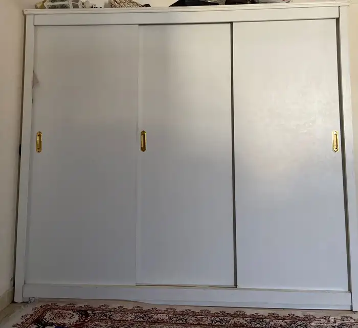 دولاب ابيض 0