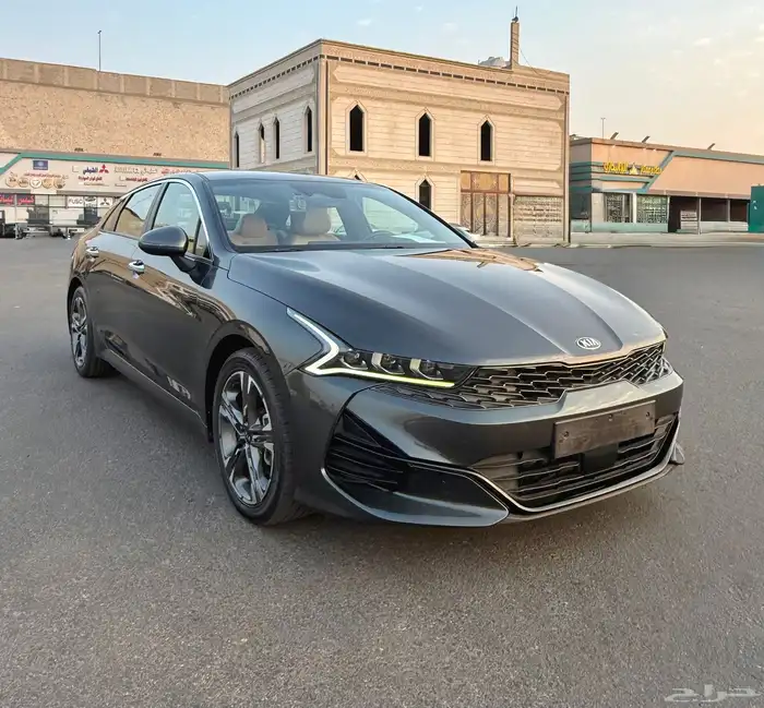 كيا K5 فل كامل بدون بنورما 2020 داخل جملي نضيفه للبيع 7